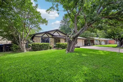 7452 Meadowcrest Drive, Fort Worth, TX 76112 - Photo 23