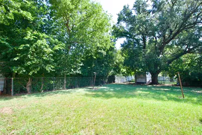 2015 N 12th Street, Waco, TX 76708 - Photo 17