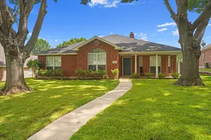 322 Hillcroft Dr, Duncanville, TX 75137 - Photo 1