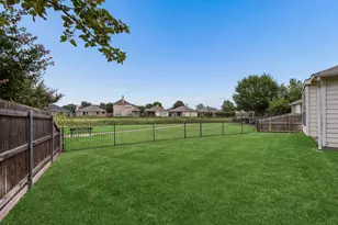 436 Baverton Ln, Fort Worth, TX 76052 - Photo 27