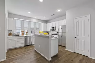 436 Baverton Ln, Fort Worth, TX 76052 - Photo 3