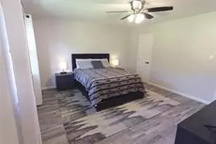 7021 Greenview Cir N, Fort Worth, TX 76120 - Photo 11