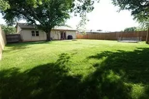 7021 Greenview Cir N, Fort Worth, TX 76120 - Photo 23