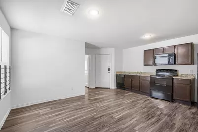 2013-2015 J B Jackson Jr Boulevard, Dallas, TX 75210 - Photo 3