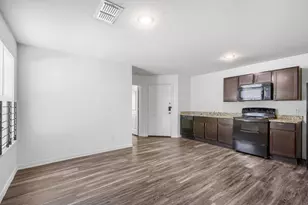 2013-2015 J B Jackson Jr Blvd, Dallas, TX 75210 - Photo 3