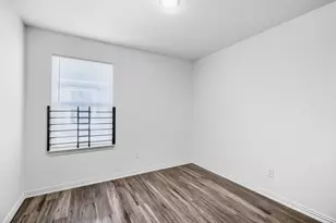 2013-2015 J B Jackson Jr Blvd, Dallas, TX 75210 - Photo 5