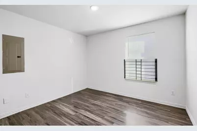 2013-2015 J B Jackson Jr Boulevard, Dallas, TX 75210 - Photo 7
