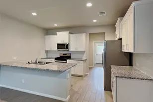 6721 Lake Overlook Dr, Fort Worth, TX 76135 - Photo 5