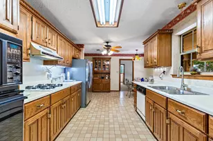 301 Paris St, Pecan Gap, TX 75469 - Photo 19