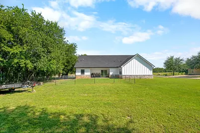 304 E Adams Street, Riesel, TX 76682 - Photo 27