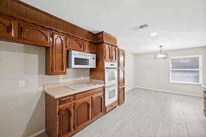 2001 San Jacinto Drive, Arlington, TX 76012 - Photo 7