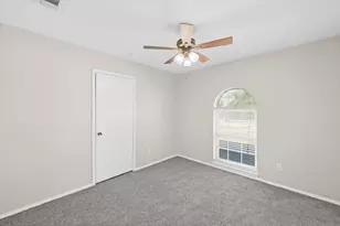 2001 San Jacinto Dr, Arlington, TX 76012 - Photo 19