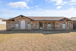 2001 San Jacinto Dr, Arlington, TX 76012 - Photo 1