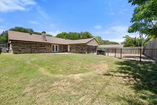 2001 San Jacinto Dr, Arlington, TX 76012 - Photo 29