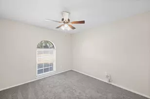 2001 San Jacinto Dr, Arlington, TX 76012 - Photo 17