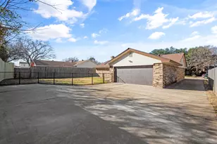 2001 San Jacinto Dr, Arlington, TX 76012 - Photo 31
