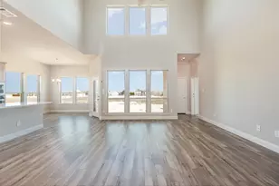 610 Crystal Lk Ln, Red Oak, TX 75154 - Photo 7