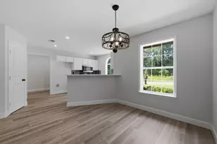105 E Foggle St, Athens, TX 75751 - Photo 11