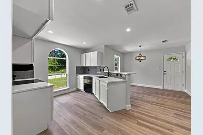 105 E Foggle Street, Athens, TX 75751 - Photo 9