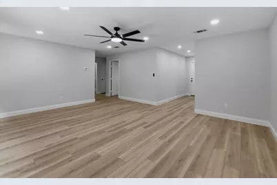 105 E Foggle Street, Athens, TX 75751 - Photo 15