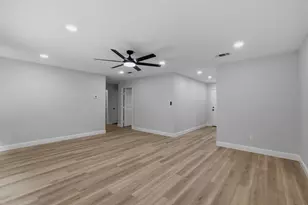 105 E Foggle St, Athens, TX 75751 - Photo 15