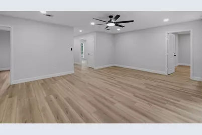 105 E Foggle Street, Athens, TX 75751 - Photo 15