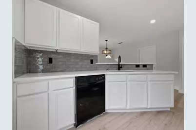 105 E Foggle Street, Athens, TX 75751 - Photo 13