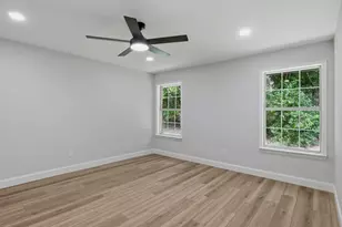 105 E Foggle St, Athens, TX 75751 - Photo 27