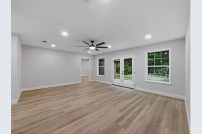 105 E Foggle Street, Athens, TX 75751 - Photo 7