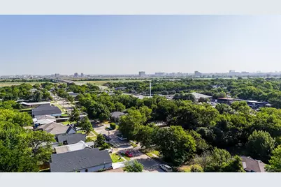 3725 Vineyard Drive, Dallas, TX 75212 - Photo 3