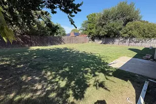 111 Iberis Ct, Arlington, TX 76018 - Photo 11
