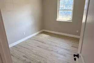 111 Iberis Ct, Arlington, TX 76018 - Photo 7