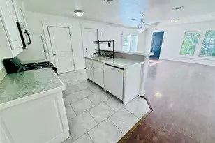 814 W College St, Sherman, TX 75092 - Photo 5