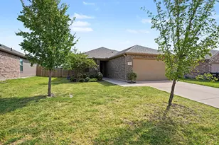 1425 Waverley Dr, Greenville, TX 75402 - Photo 1
