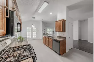 913 Mill Spring Dr, Garland, TX 75040 - Photo 13