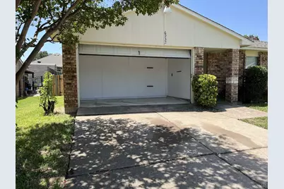 6932 Misty Glen Court, Fort Worth, TX 76120 - Photo 3