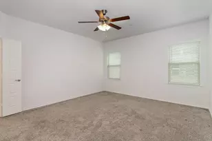 2413 Siskiyou St, Lewisville, TX 75056 - Photo 11
