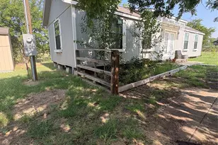 22598 Arapaho Rd, Justin, TX 76247 - Photo 9