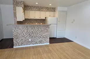 2300 Balsam Dr, Arlington, TX 76006 - Photo 5