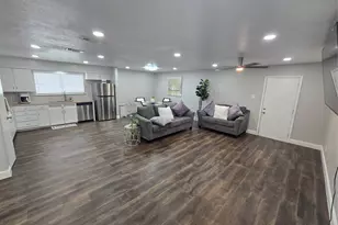 304 Salem Dr, Euless, TX 76039 - Photo 5