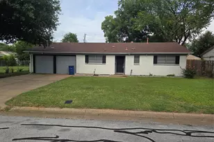 304 Salem Dr, Euless, TX 76039 - Photo 1