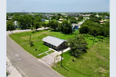 209 Prairie Avenue, Rogers, TX 76569 - Photo 3