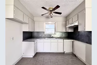 209 Prairie Avenue, Rogers, TX 76569 - Photo 7