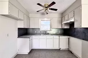 209 Prairie Ave, Rogers, TX 76569 - Photo 7