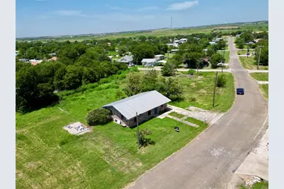 209 Prairie Avenue, Rogers, TX 76569 - Photo 5
