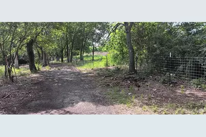 215 N Houston School Road, Lancaster, TX 75146 - Photo 5