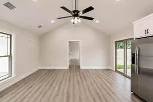 425 S Bonner St, Jacksonville, TX 75766 - Photo 5