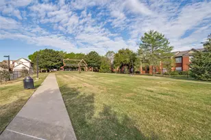 17018 Planters Row, Addison, TX 75001 - Photo 25