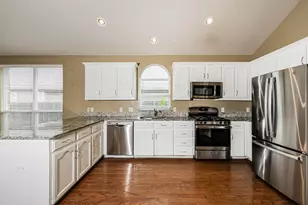 8421 Miramax Trail, Dallas, TX 75249 - Photo 5
