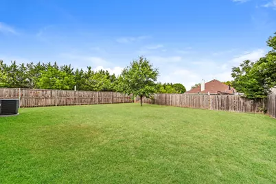 8421 Miramax Trail, Dallas, TX 75249 - Photo 15